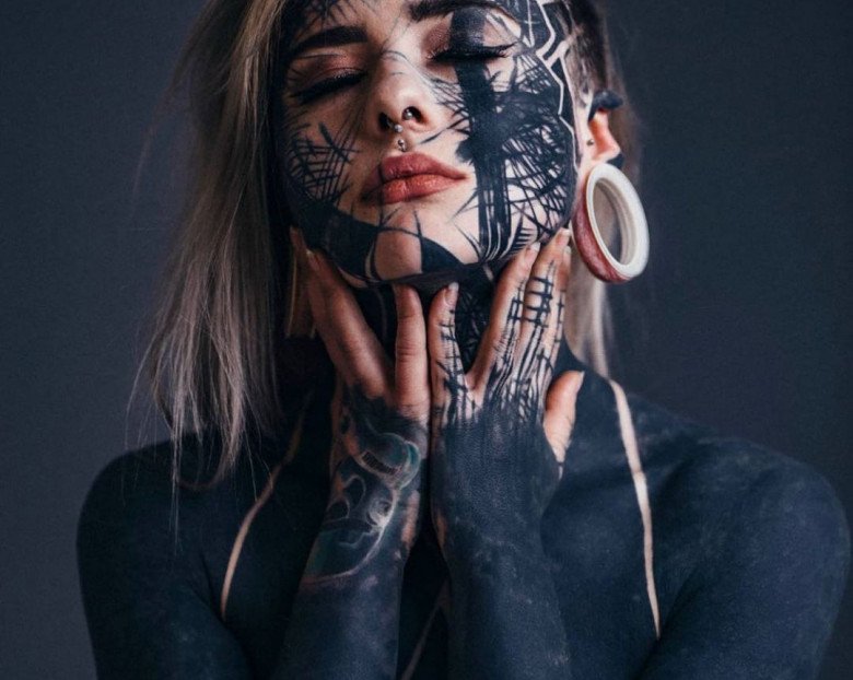 Татуировка в восхитительных фотографиях Laurent Ponce