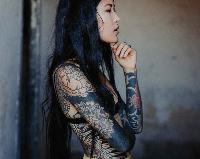 15 самых знаменитых фото Французской тату модели Anh Wisle