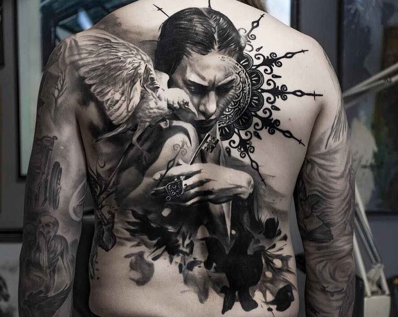 Тату мастер Adrian Lindell