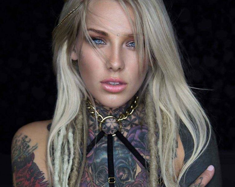 Тату модель Lauren Brock