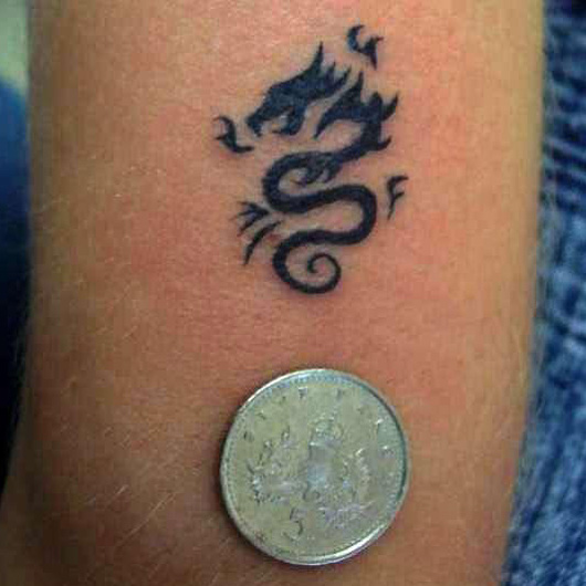 маленькая татуировка дракона